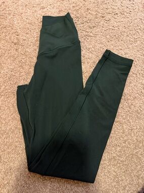 Offline by Aerie size XS 7/8 leggings. High waisted Crossover leggings. Emerald